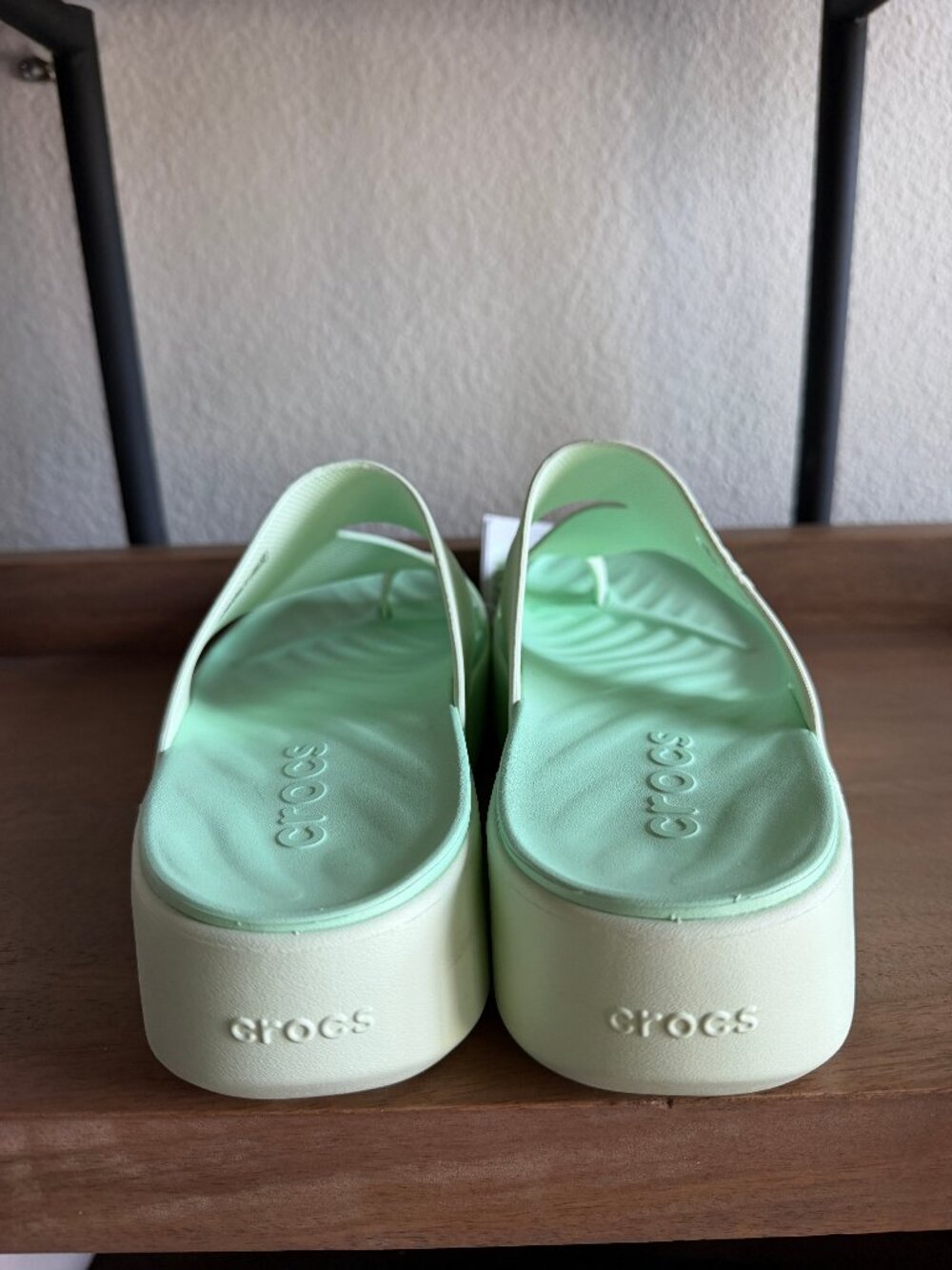CROCS Getaway Toe Loop Platform Sandal in Jade Tint NEW Various Sizes - Picture 5 of 9